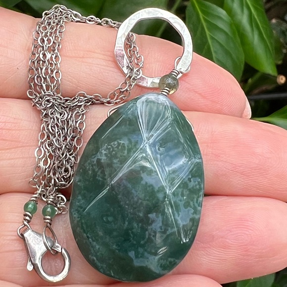 VINTAGE LARGE FACETED GREEN AVENTURINE TEAR DROP PENDANT ON NECKLACE 925 SS